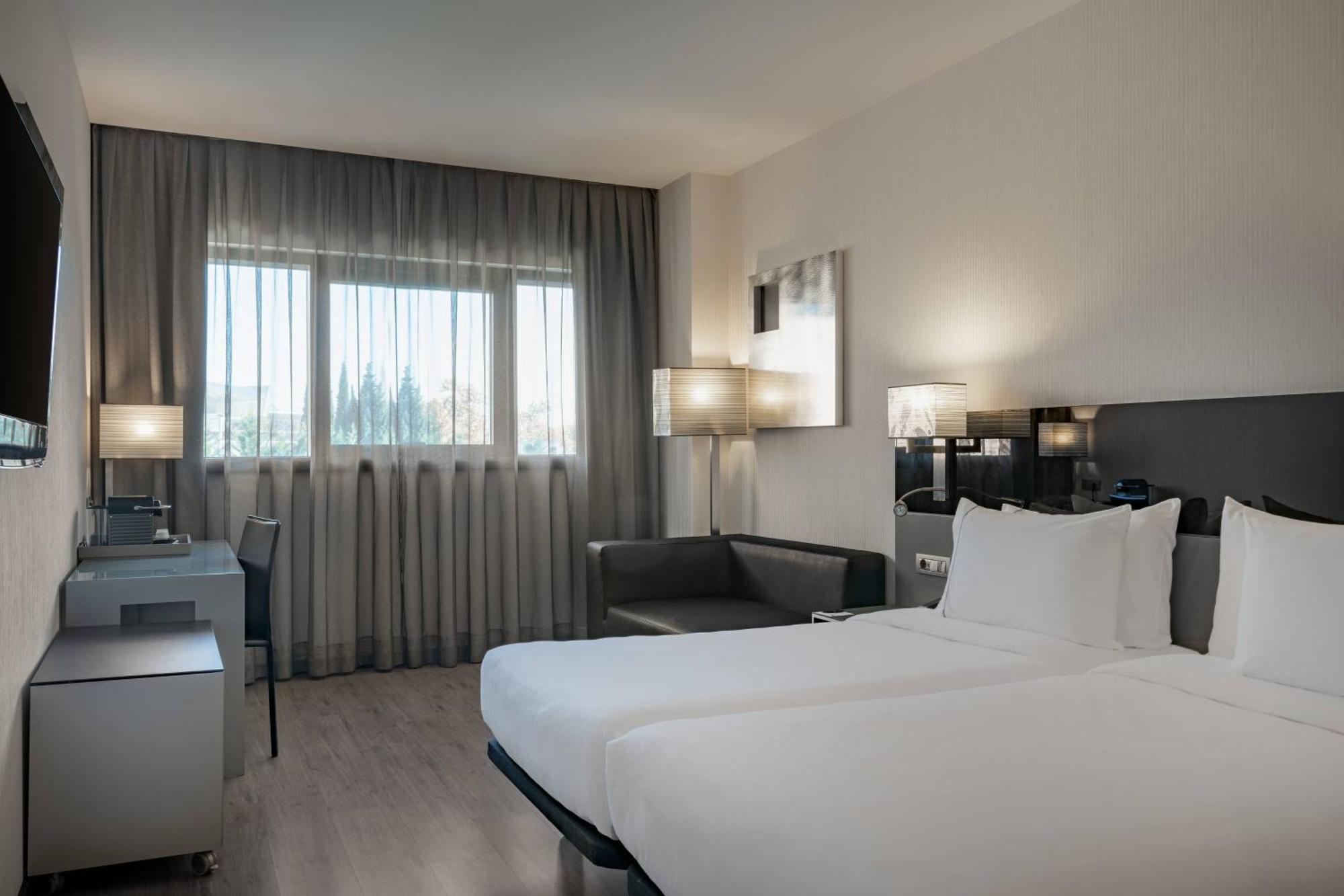 Ac Hotel Atocha By Marriott Madrid Eksteriør bilde