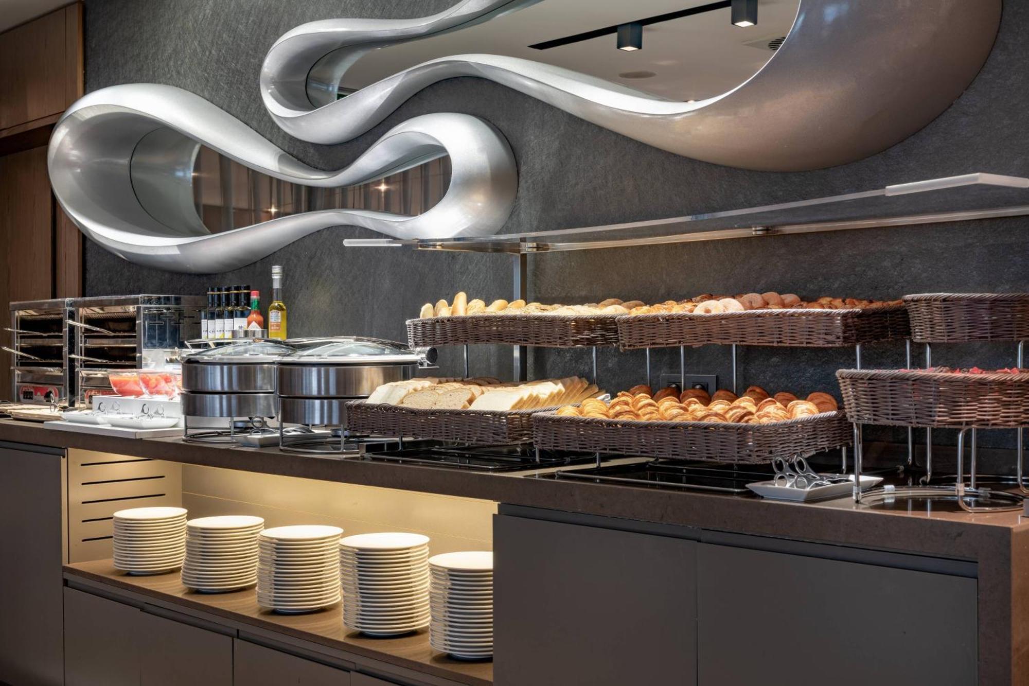 Ac Hotel Atocha By Marriott Madrid Eksteriør bilde