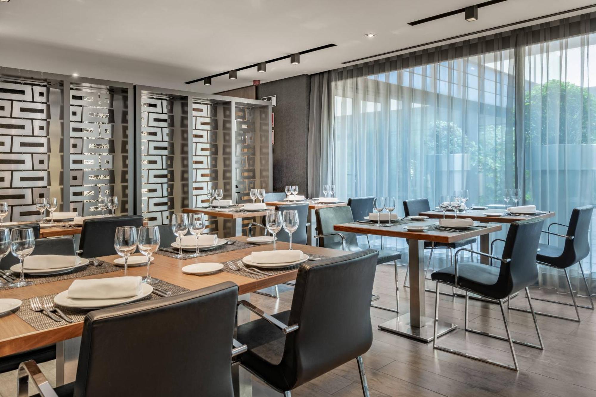 Ac Hotel Atocha By Marriott Madrid Eksteriør bilde