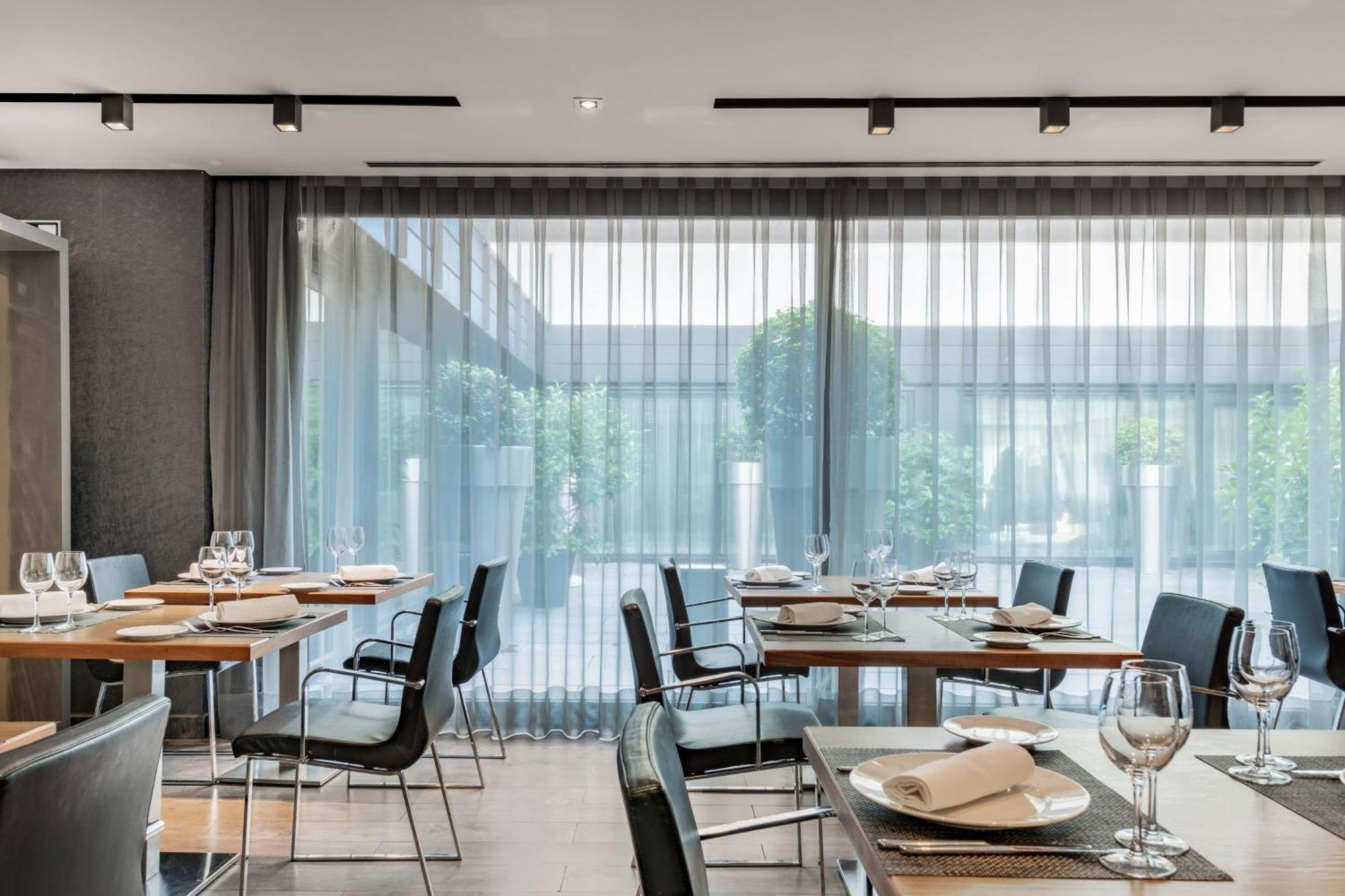 Ac Hotel Atocha By Marriott Madrid Eksteriør bilde