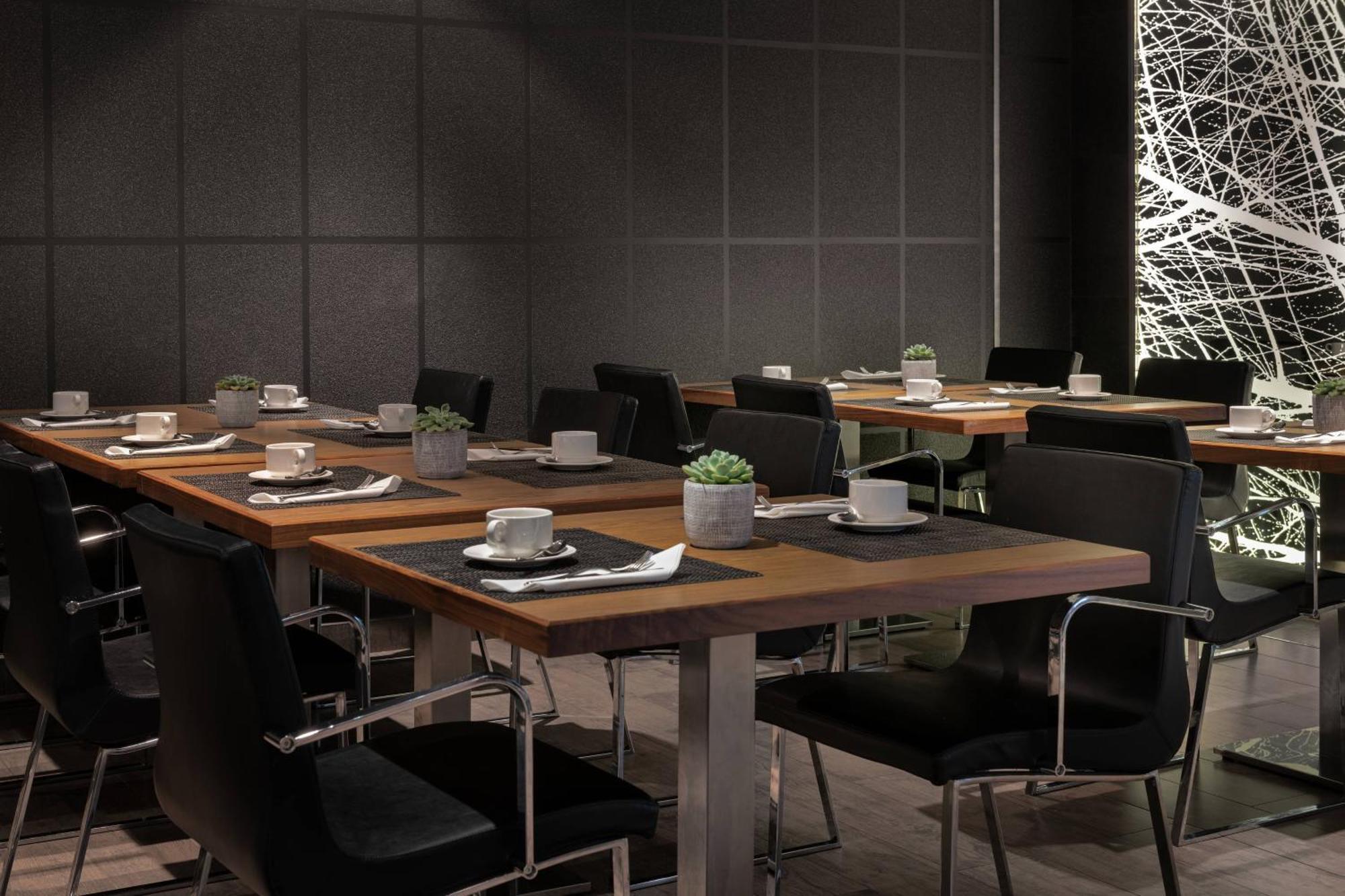 Ac Hotel Atocha By Marriott Madrid Eksteriør bilde
